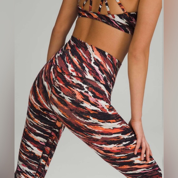 Lululemon Lunar New Year Align High-Rise Pant/Legging 25" SIZE 4 - Picture 4 of 13